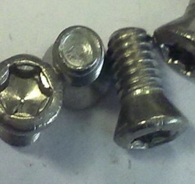 Vis standard modifiée