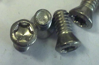 Vis standard modifiée