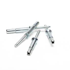 Rivet de structure aveugle